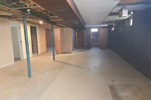 86 Decatur St, Roosevelt, NY 11575 - Photo 23