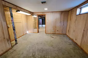 86 Decatur St, Roosevelt, NY 11575 - Photo 27