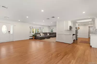 34 Mayfair Drive, Huntington, NY 11743 - Photo 7