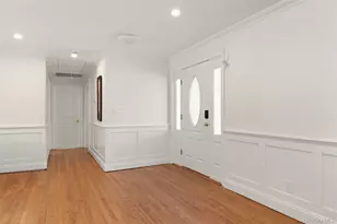 34 Mayfair Dr, Huntington, NY 11743 - Photo 3