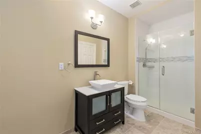 38 Stone Hill Drive S, Manhasset, NY 11030 - Photo 11