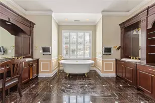 38 Stonehill Dr S, Manhasset, NY 11030 - Photo 9