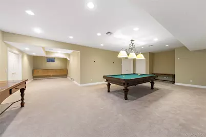 38 Stone Hill Drive S, Manhasset, NY 11030 - Photo 9