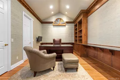 38 Stone Hill Drive S, Manhasset, NY 11030 - Photo 5