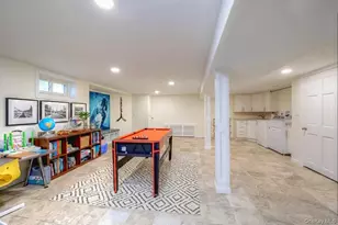 58 Allen Rd, Rockville Centre, NY 11570 - Photo 11