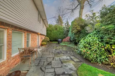 58 Allen Road, Rockville Centre, NY 11570 - Photo 27