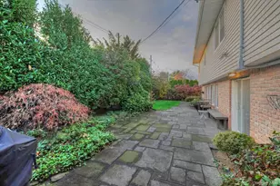 58 Allen Rd, Rockville Centre, NY 11570 - Photo 29