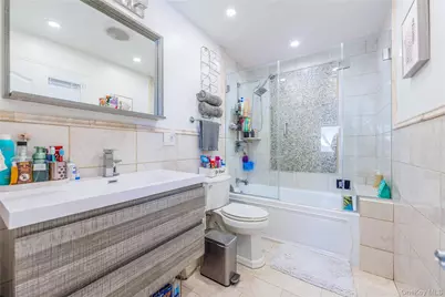 7 Dunhill Road, Manhasset Hills, NY 11040 - Photo 25