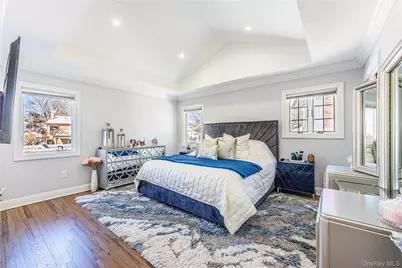 7 Dunhill Road, Manhasset Hills, NY 11040 - Photo 21