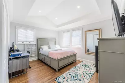 7 Dunhill Road, Manhasset Hills, NY 11040 - Photo 23