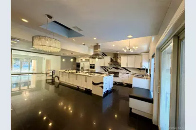 5 Glen Hill Court, Dix Hills, NY 11746 - Photo 9