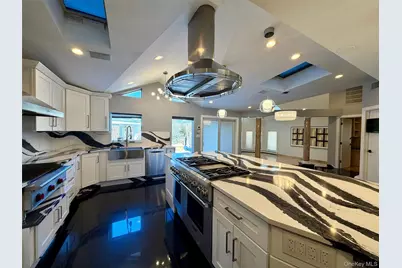 5 Glen Hill Court, Dix Hills, NY 11746 - Photo 11