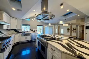 5 Glen Hill Ct, Dix Hills, NY 11746 - Photo 11