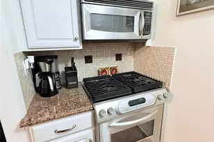 1213 E Broadway, Hewlett, NY 11557 - Photo 25