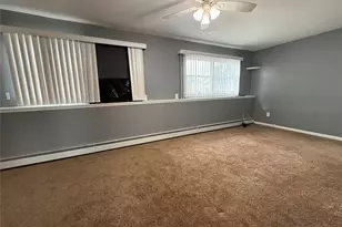 65 Gateway Dr, Copiague, NY 11726 - Photo 15