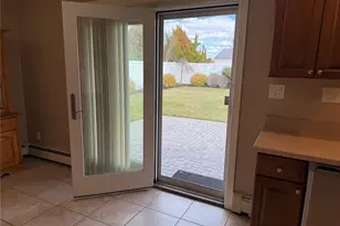 65 Gateway Dr, Copiague, NY 11726 - Photo 11