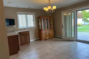 65 Gateway Dr, Copiague, NY 11726 - Photo 9