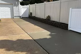 65 Gateway Dr, Copiague, NY 11726 - Photo 21