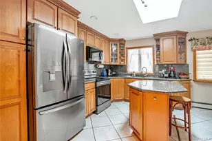 69 Churchill Ln, Smithtown, NY 11787 - Photo 11