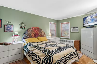 16 Newmarket Road, Syosset, NY 11791 - Photo 15