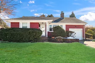 16 Newmarket Rd, Syosset, NY 11791 - Photo 3