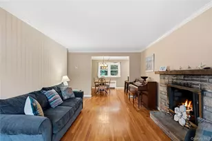 16 Newmarket Rd, Syosset, NY 11791 - Photo 7