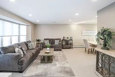 129 Stephen Street, Levittown, NY 11756 - Photo 5