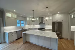 473 Andrews Rd, Mineola, NY 11501 - Photo 9