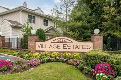 34 Sarah Court, Amityville, NY 11701 - Photo 3