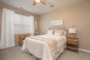 34 Sarah Ct, Amityville, NY 11701 - Photo 15