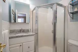 34 Sarah Ct, Amityville, NY 11701 - Photo 17