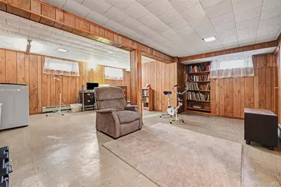 95 Rhodes Avenue, Hempstead, NY 11550 - Photo 21