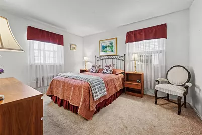 95 Rhodes Avenue, Hempstead, NY 11550 - Photo 15