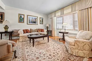 95 Rhodes Ave, Hempstead, NY 11550 - Photo 9