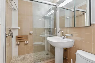 10230 66 Road #14A, Forest Hills, NY 11375 - Photo 9