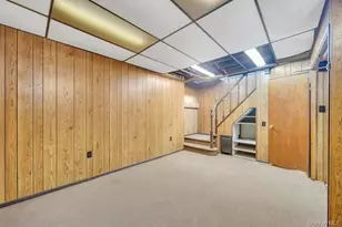 21 Clay Ln, Levittown, NY 11756 - Photo 33