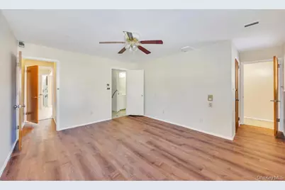 21 Clay Lane, Levittown, NY 11756 - Photo 11