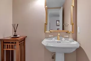 100 Baker Ct, Island Park, NY 11558 - Photo 9