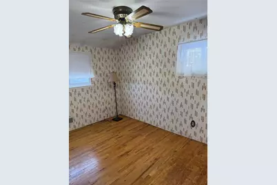 192 E 5th Street, Deer Park, NY 11729 - Photo 13