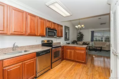 218 Willow Lane, Valley Stream, NY 11580 - Photo 7