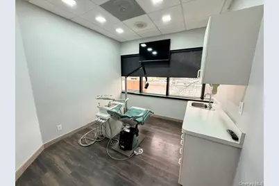 3 School Street #202, Glen Cove, NY 11542 - Photo 9