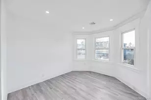 297 E Columbia St, Hempstead, NY 11550 - Photo 11