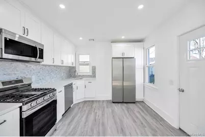 297 E Columbia Street, Hempstead, NY 11550 - Photo 15