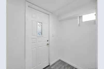 297 E Columbia Street, Hempstead, NY 11550 - Photo 25