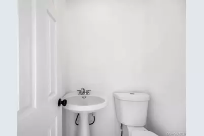 297 E Columbia Street, Hempstead, NY 11550 - Photo 9