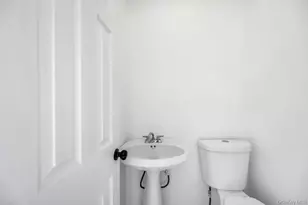 297 E Columbia St, Hempstead, NY 11550 - Photo 9