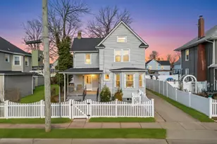 297 E Columbia St, Hempstead, NY 11550 - Photo 5