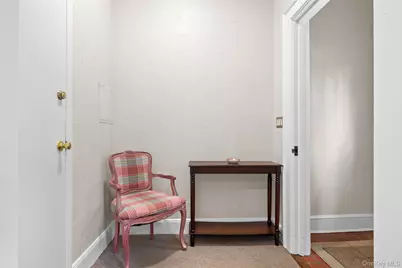 78 Violet Avenue #First Floor With 2 Bdrms, Floral Park, NY 11001 - Photo 3