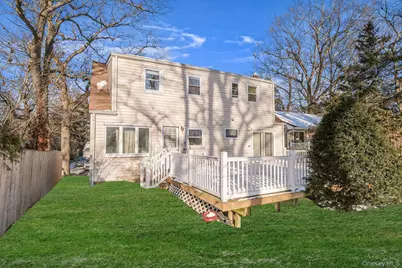 21 Valleywood Drive, Huntington Station, NY 11746 - Photo 5