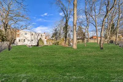 21 Valleywood Drive, Huntington Station, NY 11746 - Photo 7